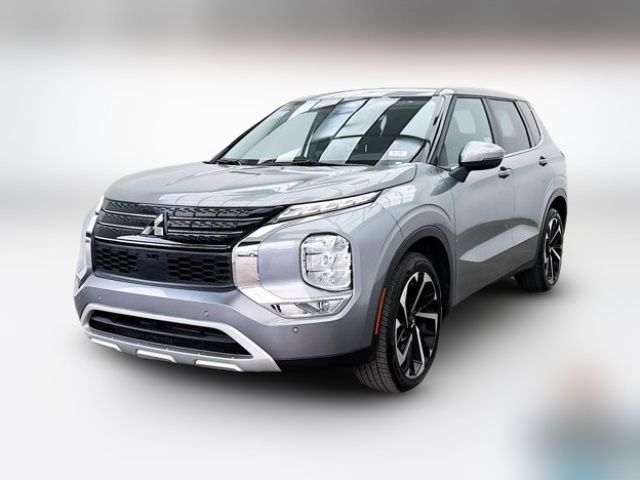 2024 Mitsubishi Outlander SE Black Edition w/Pano Roof