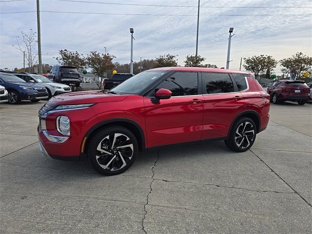 2024 Mitsubishi Outlander SE Black Edition w/Pano Roof