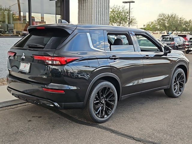 2024 Mitsubishi Outlander SE Black Edition w/Pano Roof