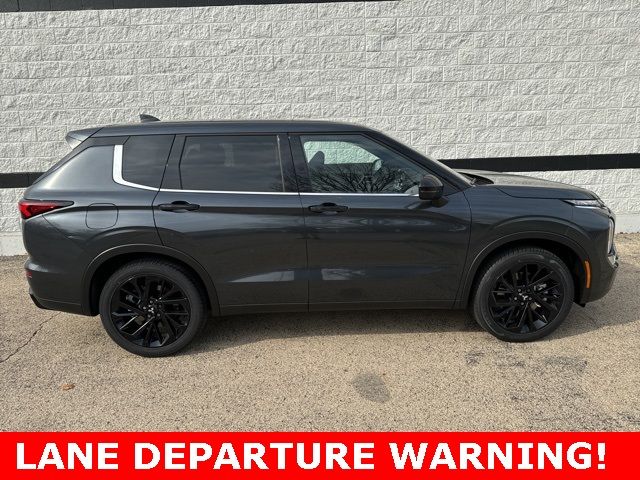 2024 Mitsubishi Outlander SE Black Edition w/Pano Roof