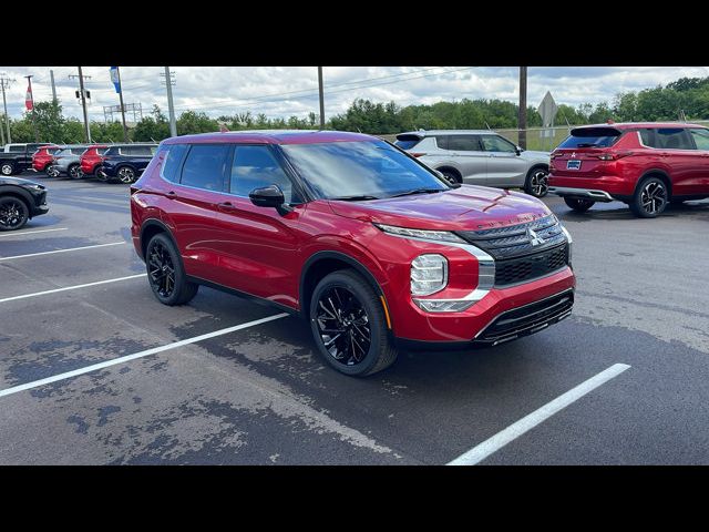 2024 Mitsubishi Outlander SE Black Edition w/Pano Roof