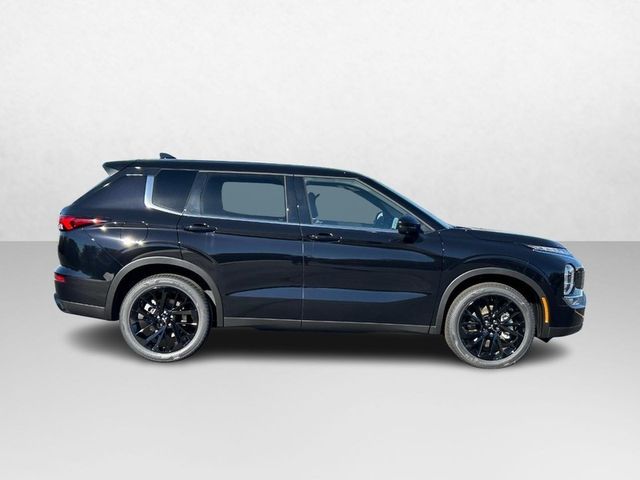 2024 Mitsubishi Outlander SE Black Edition w/Pano Roof