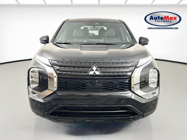 2024 Mitsubishi Outlander SE Black Edition w/Pano Roof