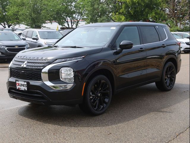 2024 Mitsubishi Outlander SE Black Edition w/Pano Roof