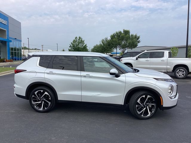 2024 Mitsubishi Outlander SE Black Edition w/Pano Roof