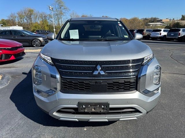 2024 Mitsubishi Outlander SE Black Edition w/Pano Roof
