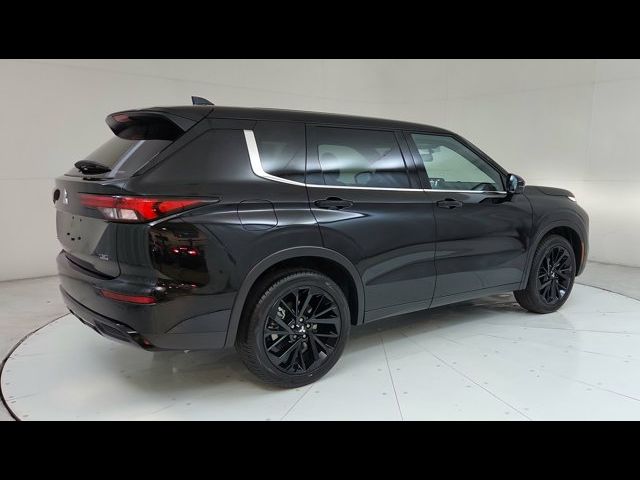 2024 Mitsubishi Outlander SE Black Edition w/Pano Roof