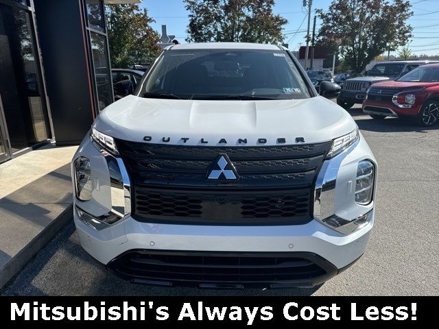 2024 Mitsubishi Outlander SE Black Edition w/Pano Roof