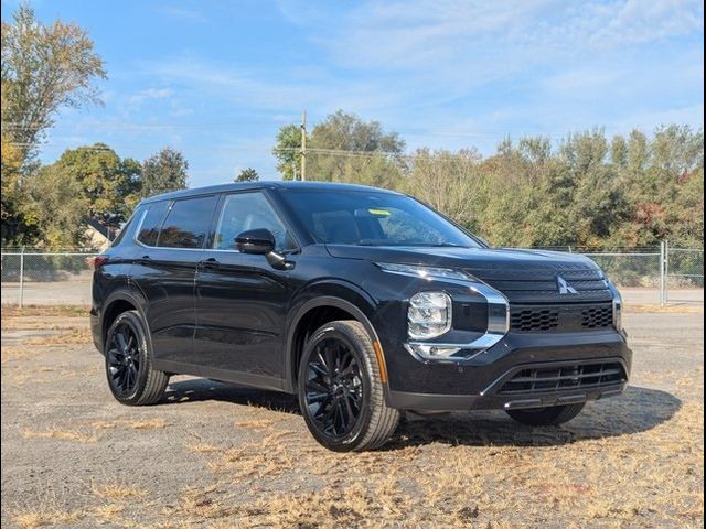 2024 Mitsubishi Outlander SE Black Edition w/Pano Roof