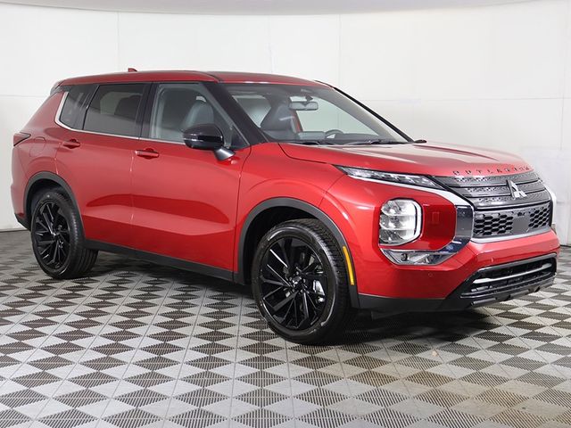 2024 Mitsubishi Outlander SE Black Edition w/Pano Roof