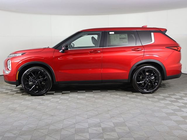 2024 Mitsubishi Outlander SE Black Edition w/Pano Roof