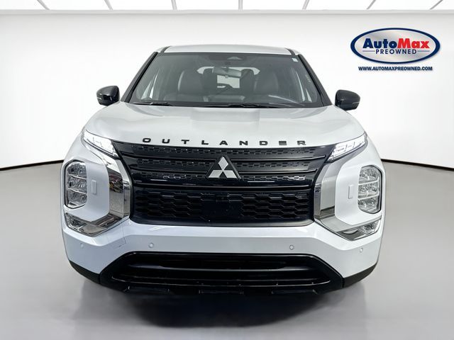 2024 Mitsubishi Outlander SE Black Edition w/Pano Roof