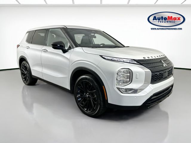 2024 Mitsubishi Outlander SE Black Edition w/Pano Roof