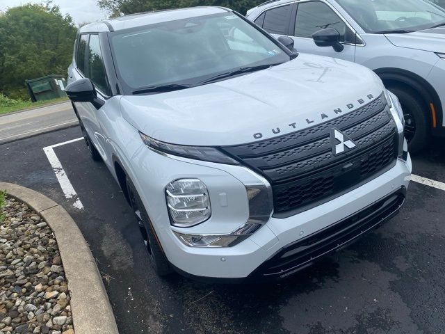 2024 Mitsubishi Outlander SE Black Edition w/Pano Roof