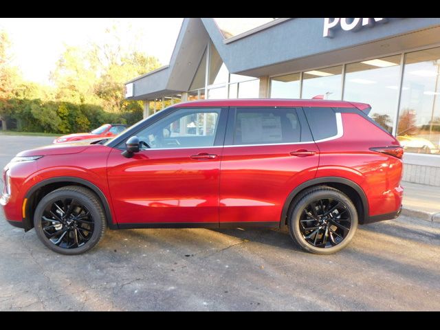 2024 Mitsubishi Outlander SE Black Edition w/Pano Roof