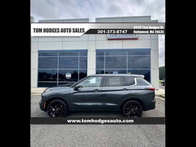 2024 Mitsubishi Outlander SE Black Edition w/Pano Roof