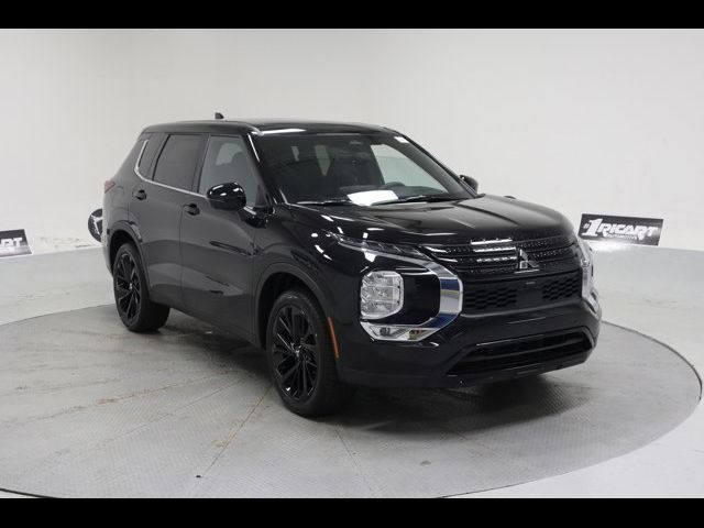 2024 Mitsubishi Outlander SE Black Edition w/Pano Roof