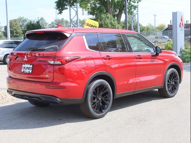 2024 Mitsubishi Outlander SE Black Edition w/Pano Roof