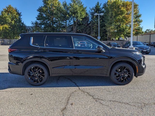 2024 Mitsubishi Outlander SE Black Edition w/Pano Roof