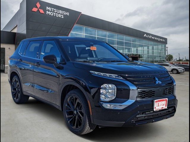 2024 Mitsubishi Outlander SE Black Edition w/Pano Roof