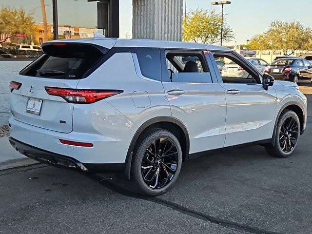 2024 Mitsubishi Outlander SE Black Edition w/Pano Roof