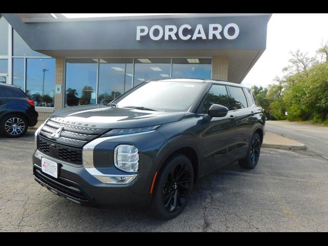 2024 Mitsubishi Outlander SE Black Edition w/Pano Roof