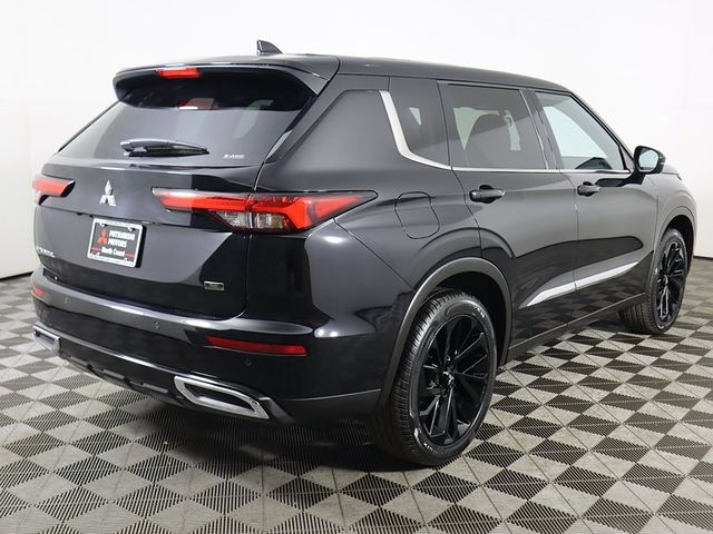 2024 Mitsubishi Outlander SE Black Edition w/Pano Roof