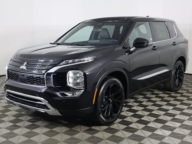 2024 Mitsubishi Outlander SE Black Edition w/Pano Roof