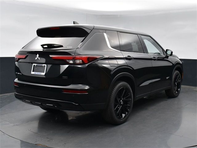 2024 Mitsubishi Outlander SE Black Edition w/Pano Roof