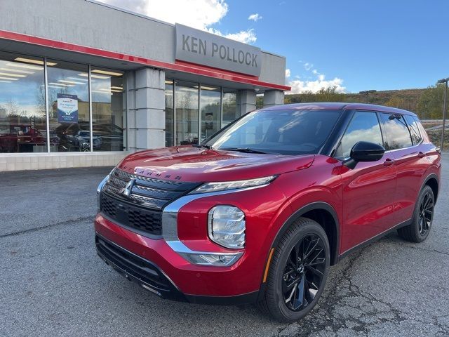 2024 Mitsubishi Outlander SE Black Edition w/Pano Roof