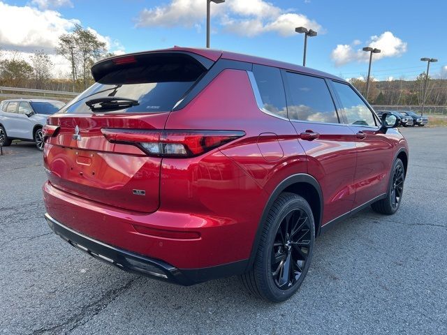 2024 Mitsubishi Outlander SE Black Edition w/Pano Roof