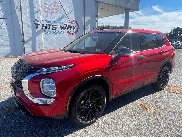 2024 Mitsubishi Outlander SE Black Edition w/Pano Roof