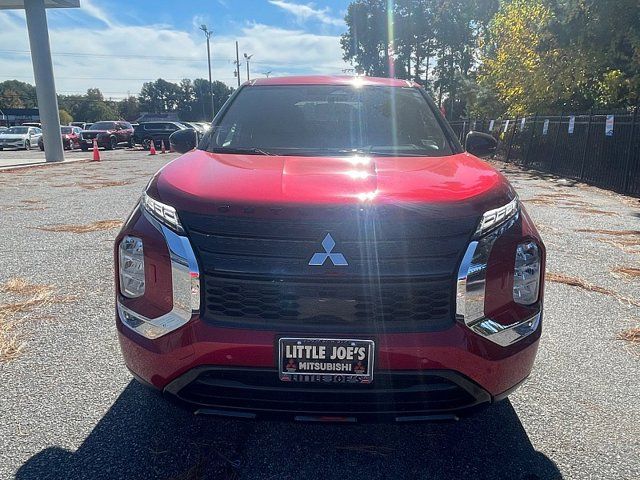 2024 Mitsubishi Outlander SE Black Edition w/Pano Roof