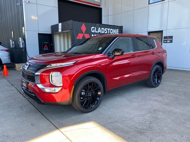 2024 Mitsubishi Outlander SE Black Edition w/Pano Roof