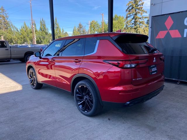 2024 Mitsubishi Outlander SE Black Edition w/Pano Roof