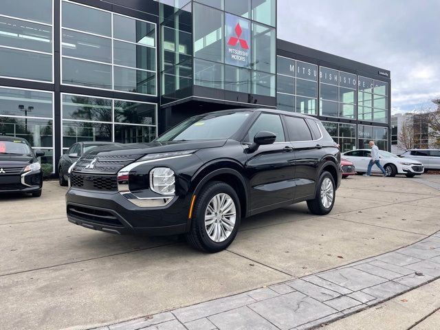 2024 Mitsubishi Outlander SE Black Edition w/Pano Roof