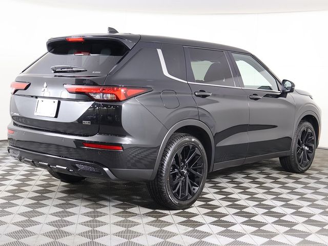 2024 Mitsubishi Outlander SE Black Edition w/Pano Roof