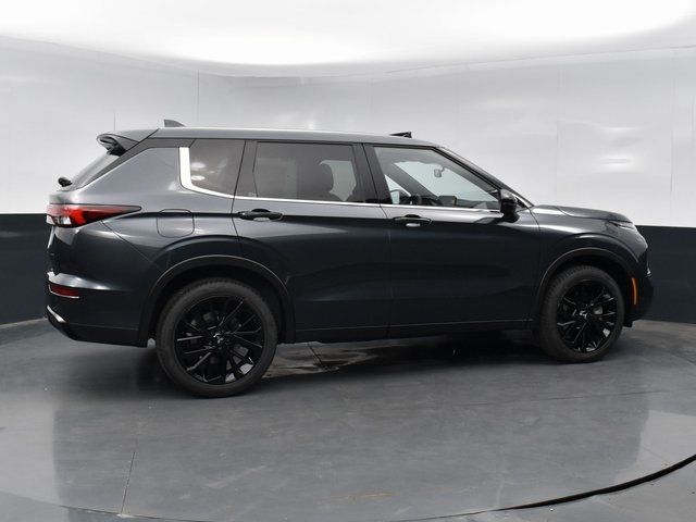 2024 Mitsubishi Outlander SE Black Edition w/Pano Roof