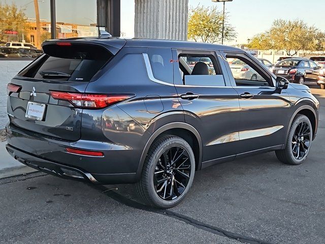 2024 Mitsubishi Outlander SE Black Edition w/Pano Roof