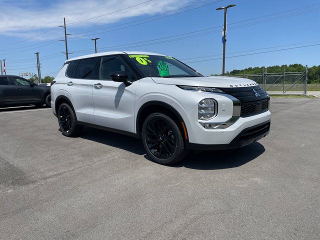 2024 Mitsubishi Outlander SE Black Edition w/Pano Roof