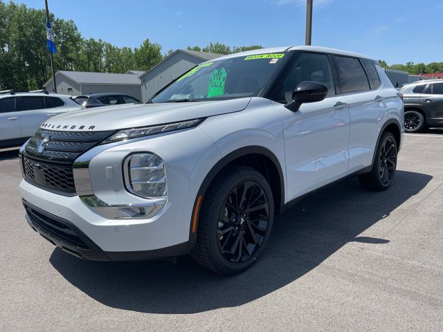 2024 Mitsubishi Outlander SE Black Edition w/Pano Roof