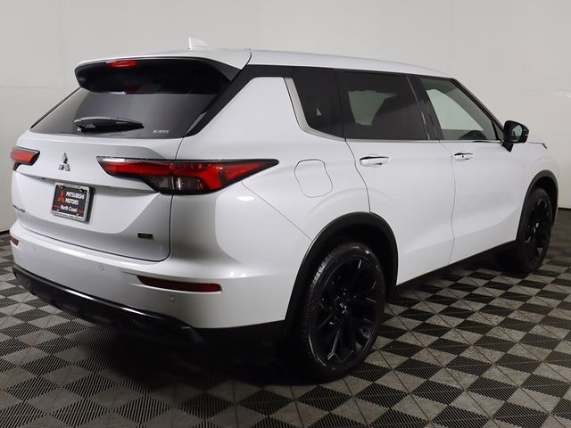 2024 Mitsubishi Outlander SE Black Edition w/Pano Roof