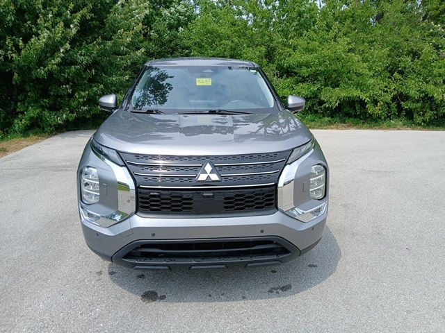 2024 Mitsubishi Outlander SE Black Edition w/Pano Roof