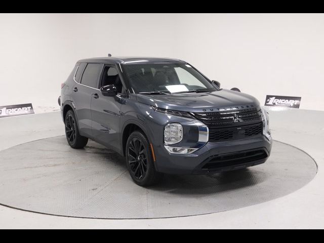 2024 Mitsubishi Outlander SE Black Edition w/Pano Roof