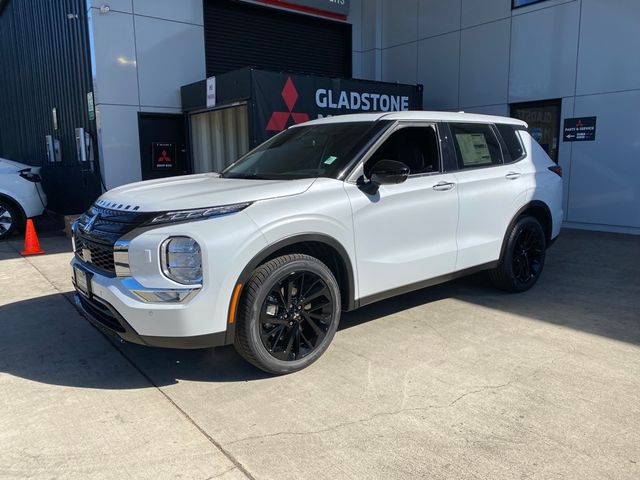 2024 Mitsubishi Outlander SE Black Edition w/Pano Roof