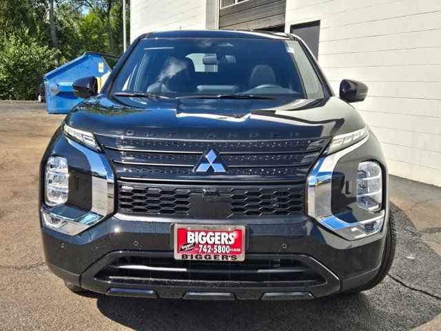 2024 Mitsubishi Outlander SE Black Edition w/Pano Roof