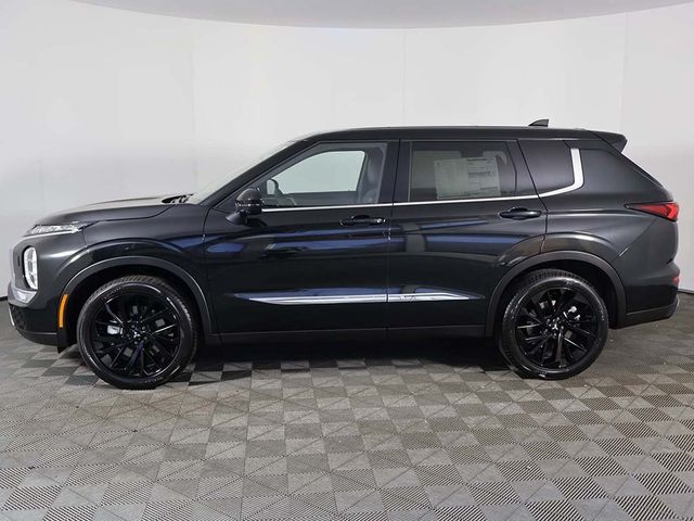 2024 Mitsubishi Outlander SE Black Edition w/Pano Roof