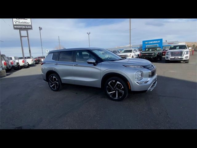 2024 Mitsubishi Outlander SE Black Edition w/Pano Roof