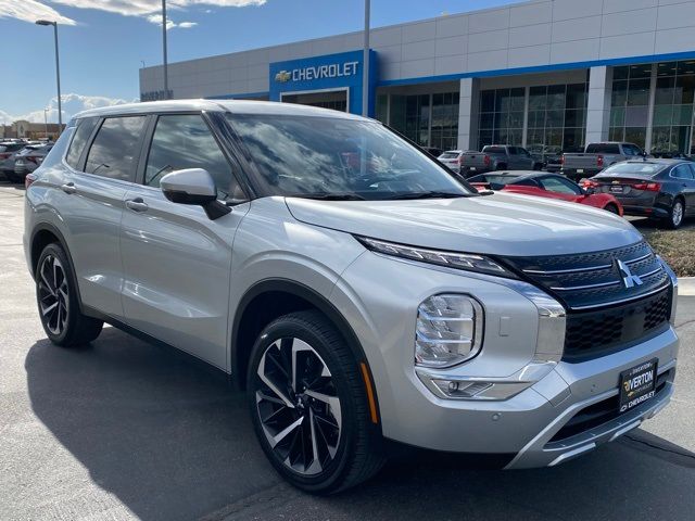 2024 Mitsubishi Outlander SE Black Edition w/Pano Roof