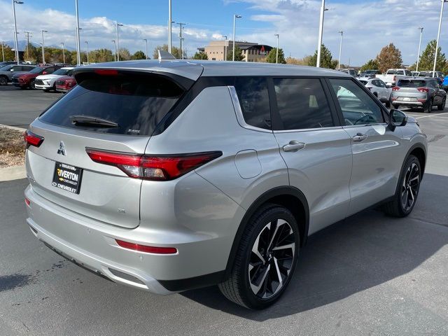 2024 Mitsubishi Outlander SE Black Edition w/Pano Roof